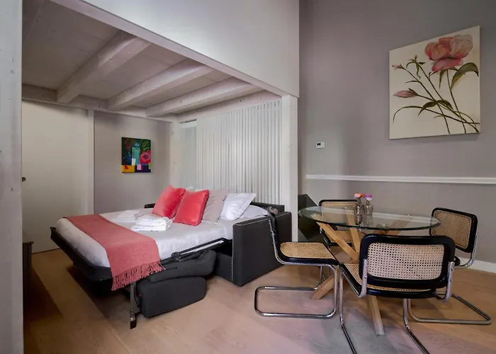 Apartment Style Loft In Great Location *