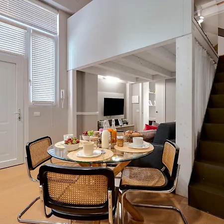 Style Loft In Great Location Milánó